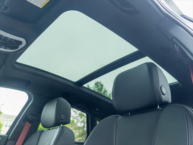 Photo of 2025 White Porsche Macan