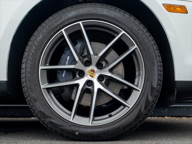 Photo of 2025 White Porsche Macan