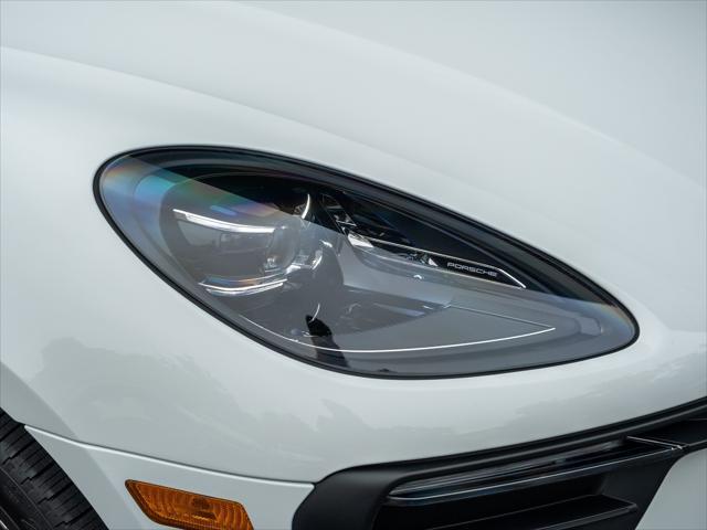 Photo of 2025 White Porsche Macan