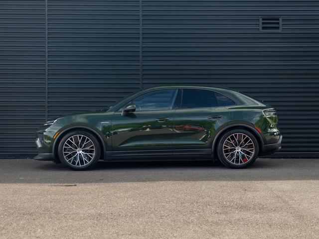 Photo of 2025 Oak Porsche Macan