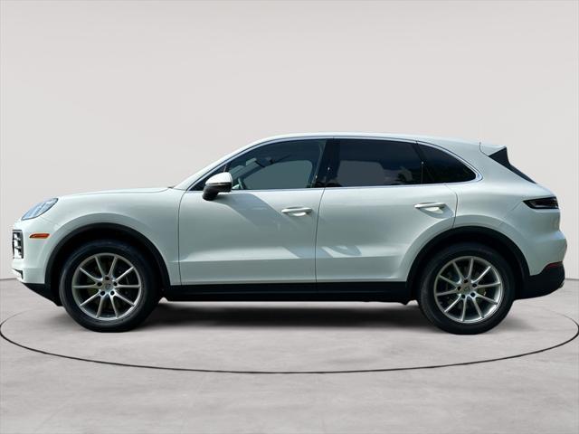 Photo of 2024 White Porsche Cayenne