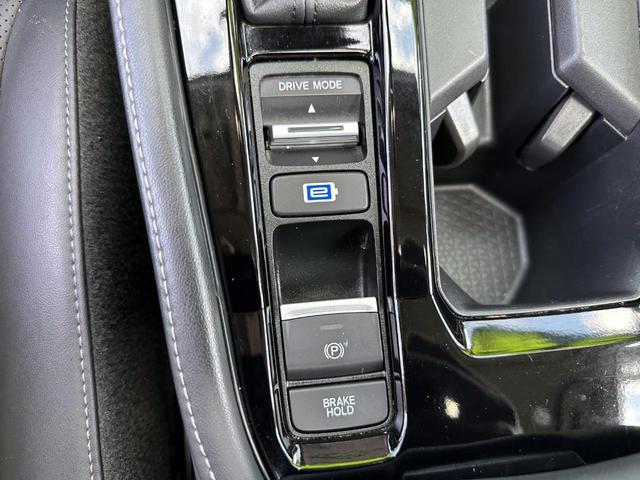 Photo of 2024 White Honda Accord Hybrid