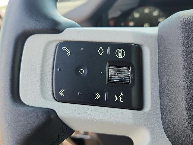 Photo of 2024 Santorini Black Land Rover Defender