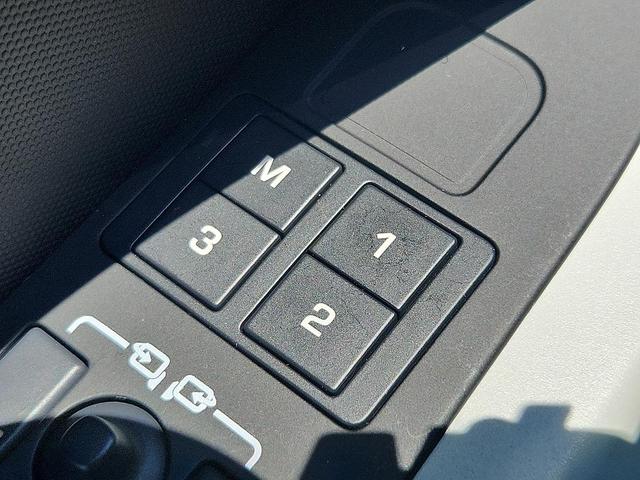 Photo of 2024 Santorini Black Land Rover Defender
