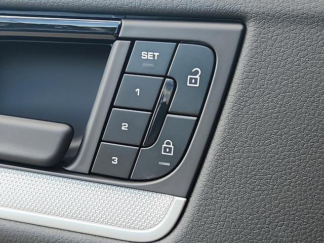 Photo of 2025 Black Porsche Cayenne