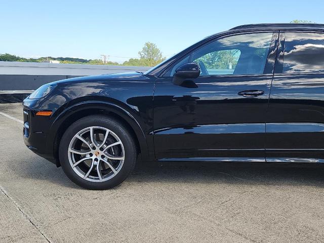 Photo of 2025 Black Porsche Cayenne