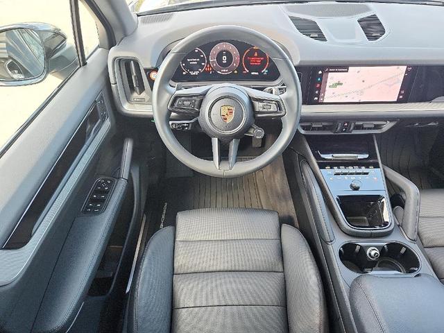 Photo of 2025 Black Porsche Cayenne