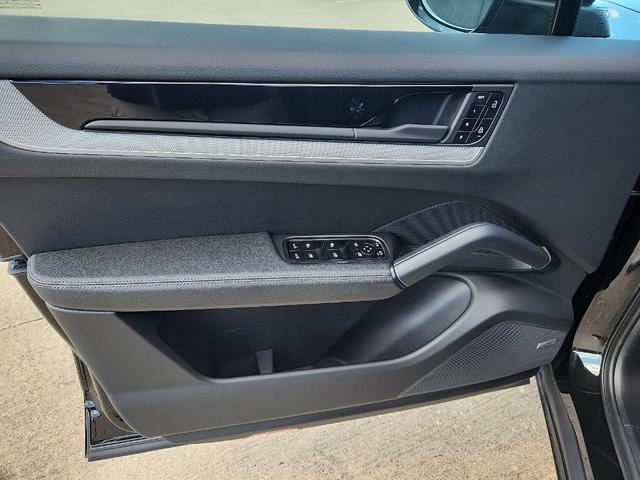Photo of 2025 Black Porsche Cayenne