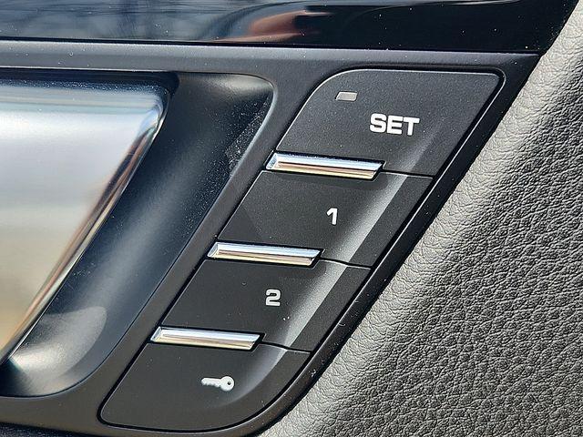 Photo of 2024 White Porsche Macan