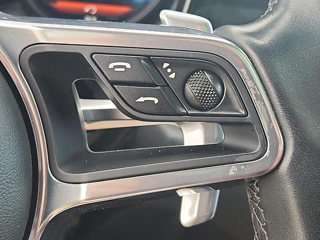 Photo of 2019 White Porsche Macan
