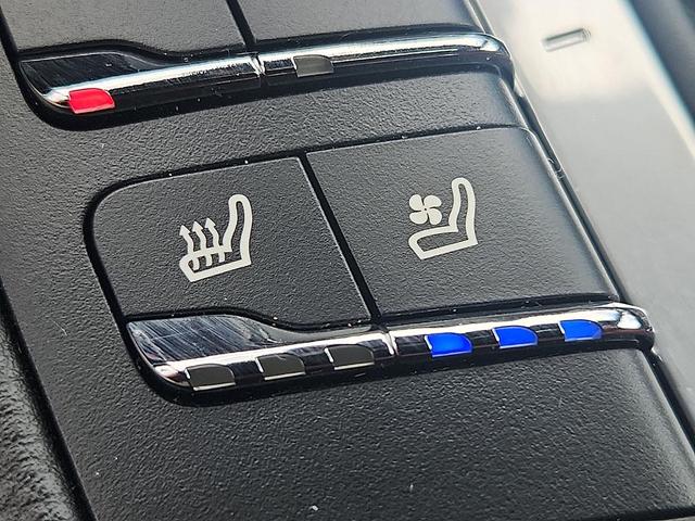 Photo of 2019 White Porsche Macan