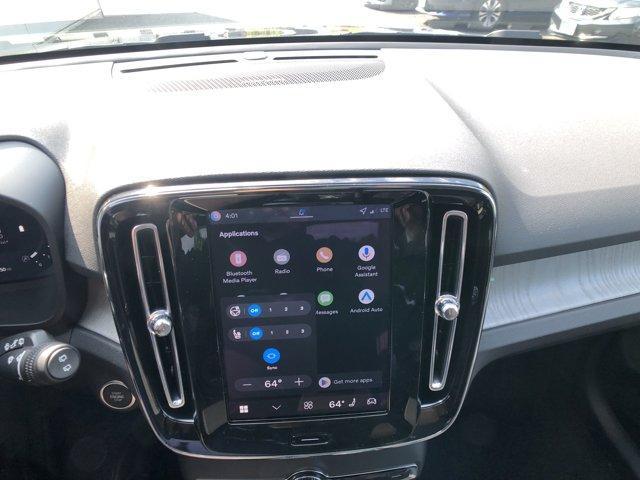 Photo of 2026 Onyx Black Volvo XC40
