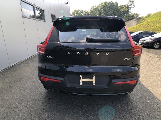 Photo of 2026 Onyx Black Volvo XC40