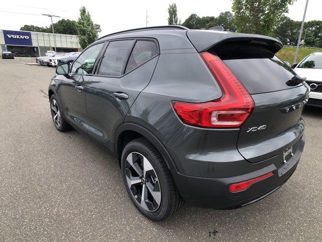 Photo of 2026 Forest Green Volvo XC40