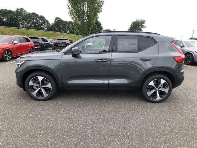 Photo of 2026 Forest Green Volvo XC40