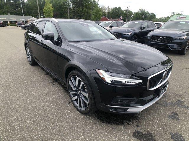 2023 Volvo V90 Cross Country