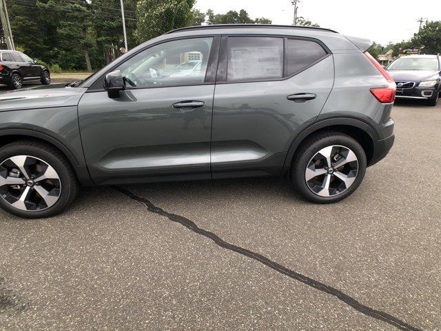 Photo of 2026 Forest Green Volvo XC40