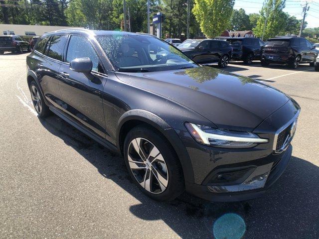 2024 Volvo V60 Cross Country