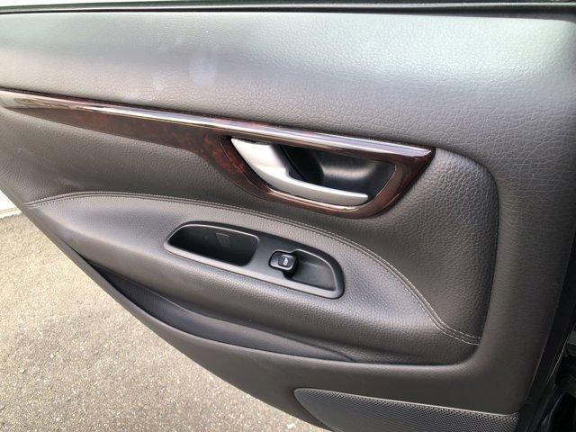 Photo of 2006 Gray Volvo V70