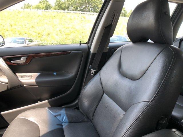 Photo of 2006 Gray Volvo V70