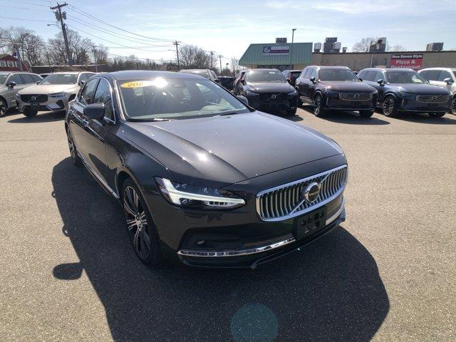 2022 Volvo S90
