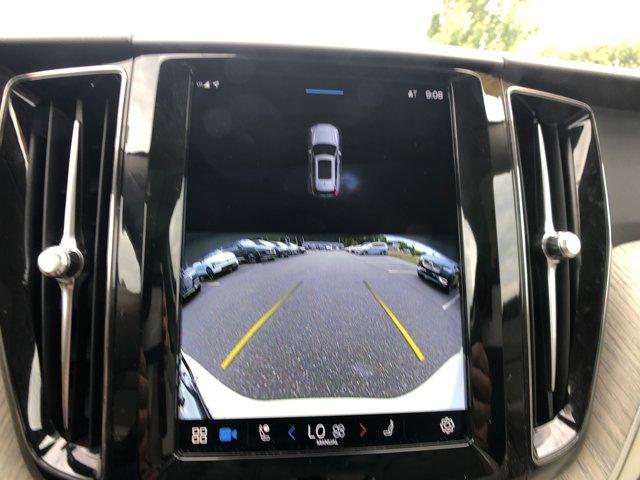 Photo of 2023 Crystal White Volvo XC60