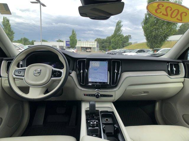 Photo of 2023 Crystal White Volvo XC60