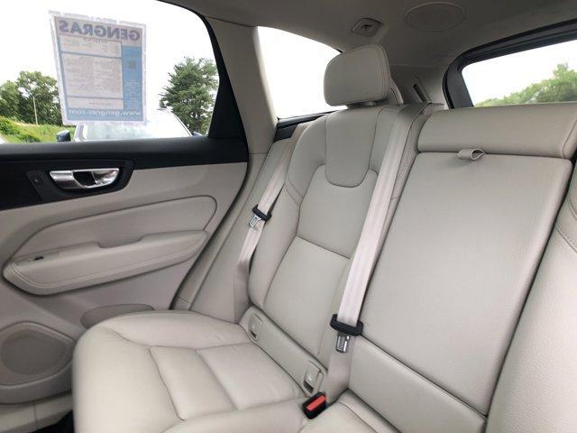 Photo of 2023 Crystal White Volvo XC60