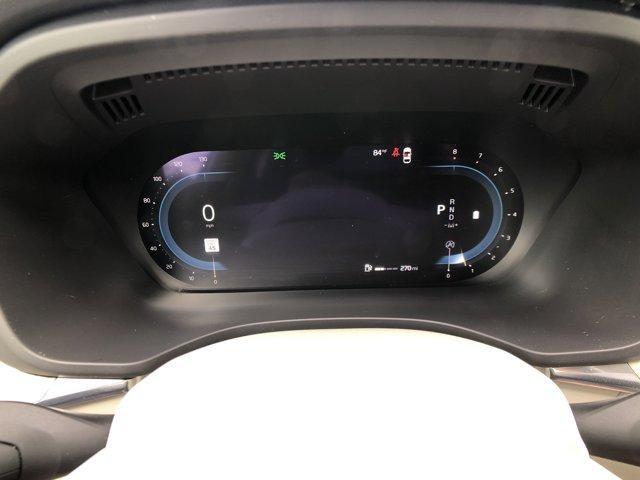 Photo of 2023 Crystal White Volvo XC60