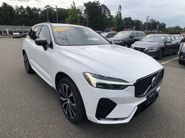 Photo of 2023 Crystal White Volvo XC60