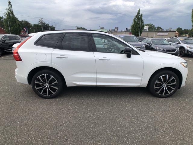 Photo of 2023 Crystal White Volvo XC60