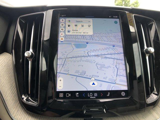 Photo of 2023 Crystal White Volvo XC60
