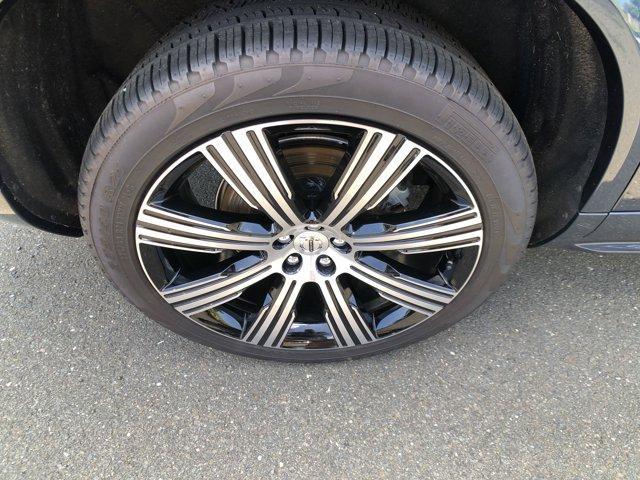 Photo of 2024 Denim Volvo XC90 Recharge Plug-In Hybrid