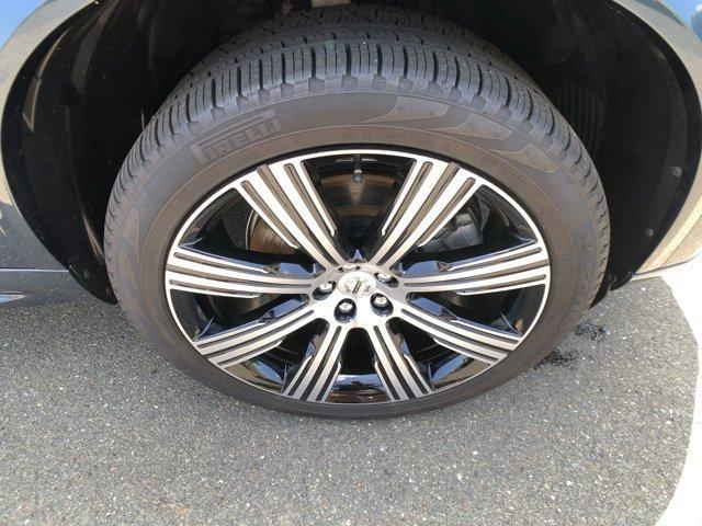 Photo of 2024 Denim Volvo XC90 Recharge Plug-In Hybrid