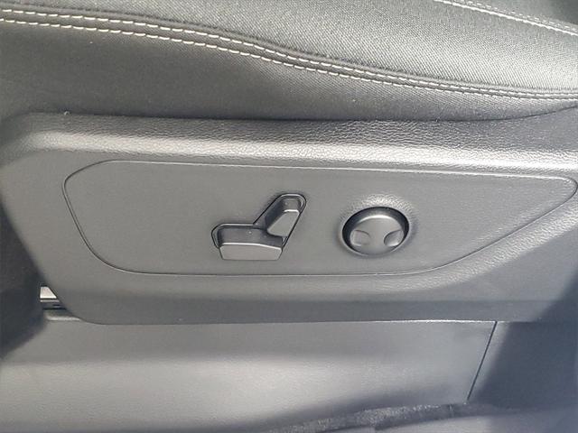 Photo of 2025 Bright White Clearcoat RAM 1500