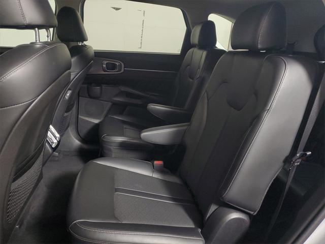 Photo of 2022 Wolf Gray Kia Sorento