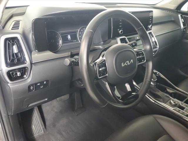Photo of 2022 Wolf Gray Kia Sorento