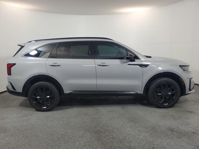 Photo of 2022 Wolf Gray Kia Sorento