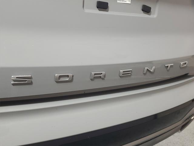 Photo of 2022 Wolf Gray Kia Sorento
