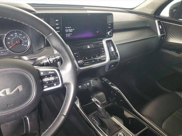 Photo of 2022 Wolf Gray Kia Sorento