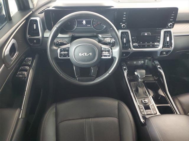 Photo of 2022 Wolf Gray Kia Sorento