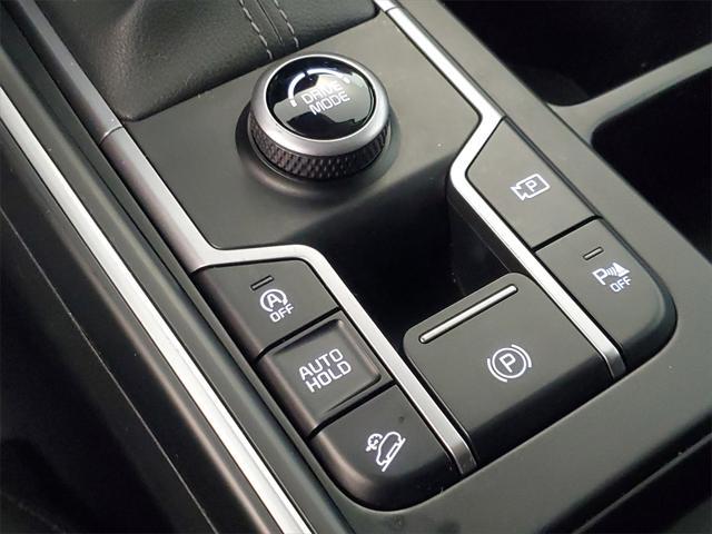 Photo of 2023 Everlasting Silver Kia Sorento