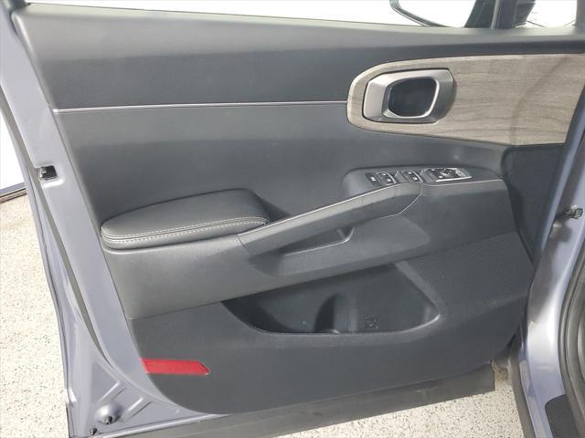 Photo of 2023 Everlasting Silver Kia Sorento
