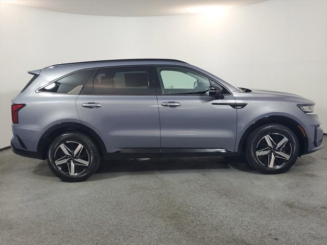Photo of 2023 Everlasting Silver Kia Sorento