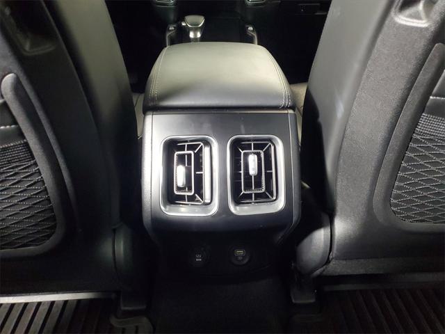 Photo of 2023 Everlasting Silver Kia Sorento