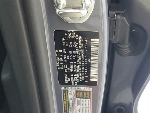 Photo of 2023 Everlasting Silver Kia Sorento
