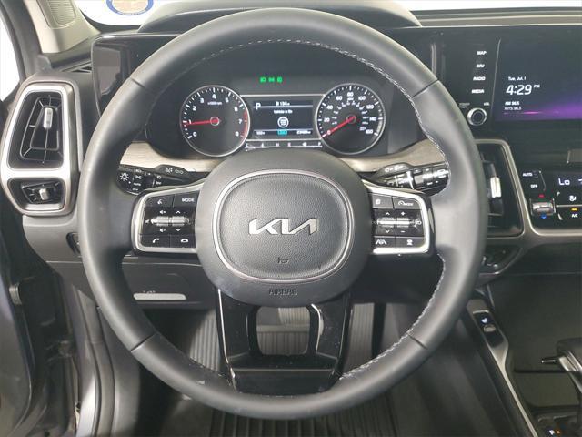 Photo of 2023 Everlasting Silver Kia Sorento
