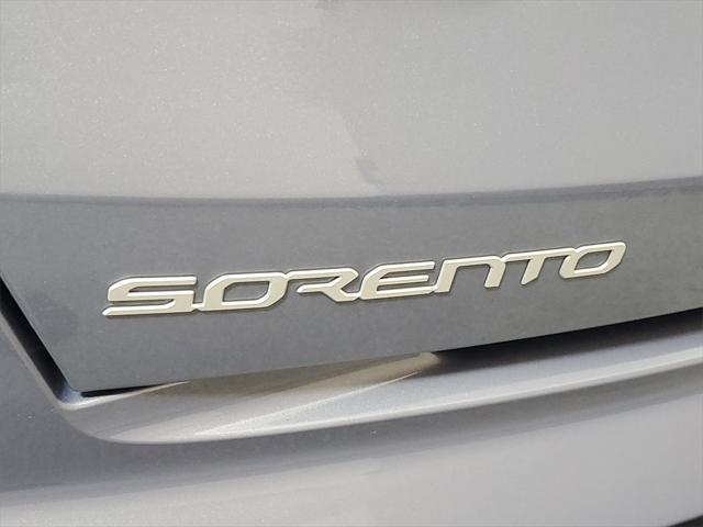 Photo of 2023 Everlasting Silver Kia Sorento