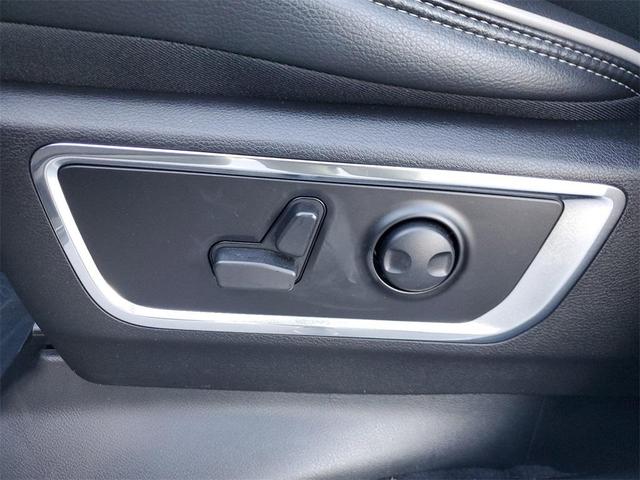 Photo of 2025 Bright White Clearcoat RAM 1500