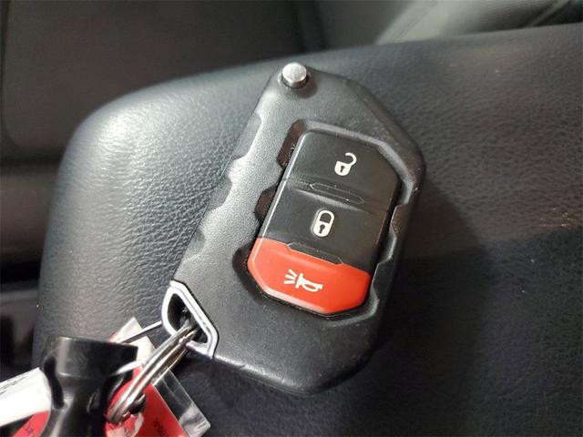 Photo of 2020 Black Clearcoat Jeep Gladiator